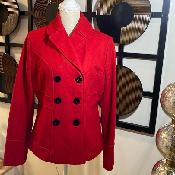 Beautiful Guess winter jacket rad used in good condition. - Picture 2 of 8